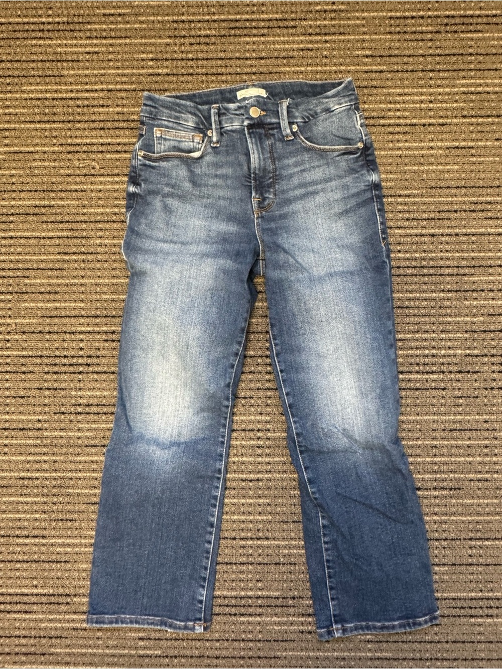 Good American Straight Leg Jeans in Medium Blue Wash